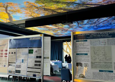 Panneaux d’affichage scientifique installés pour un congrès